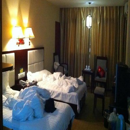 Triumph Power Hotel Shiyan  Exterior foto